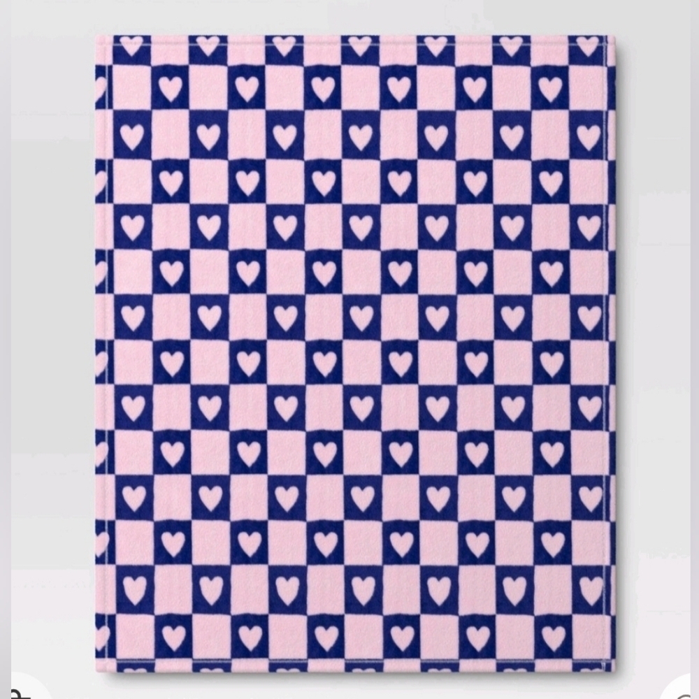 Room Essentials Printed Heart Check Plush Throw Pink + Blue Valentine's day NWT